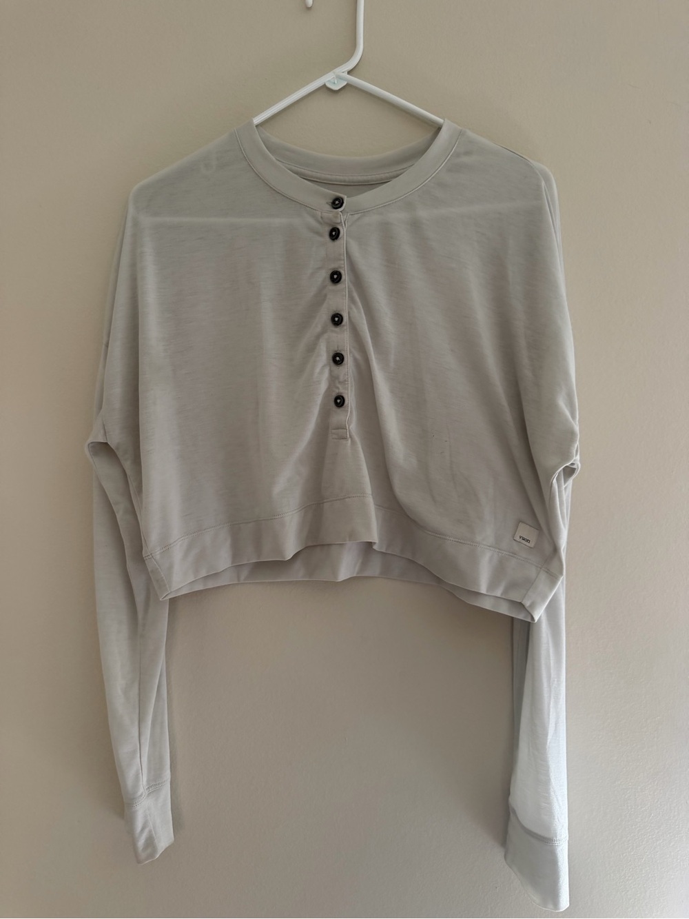 Vuori Halo Cropped Henley Pullover Women’s Small Light Heather Gray